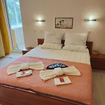 Apartament Milushevi Złote Piaski